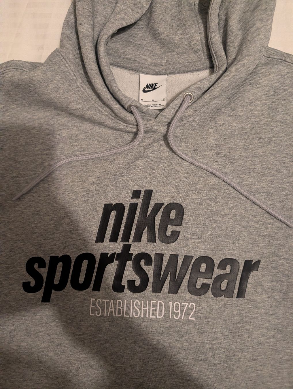 Nike Maglioni & Felpe: Nike Hoodie (Size M) – Usato da Zürich venduto da CG_8 1
