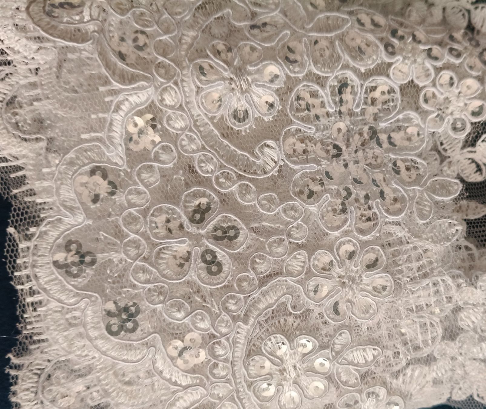 Nastri decorativi: Spitzenstoff mit Blumenmuster — Wunderschöne, feine Spitze – Nuovo (secondo la descrizione) da Urtenen-Schönbühl venduto da sep_k9jk 3