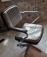 Friseurstuhl und mobiles Haarwaschbecken. Preis verhandelbar