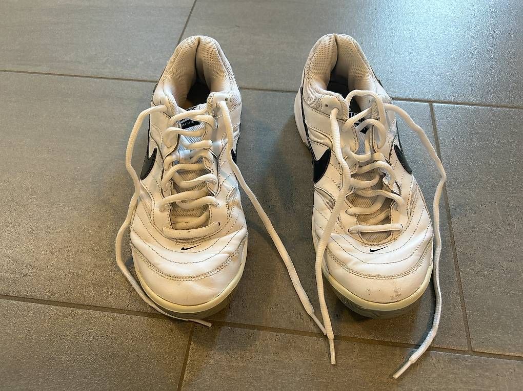 Herrenschuhe: Nike Tennisschuhe Gr. 43 – Gebraucht aus Thalheim an der Thur von Iselisberger
