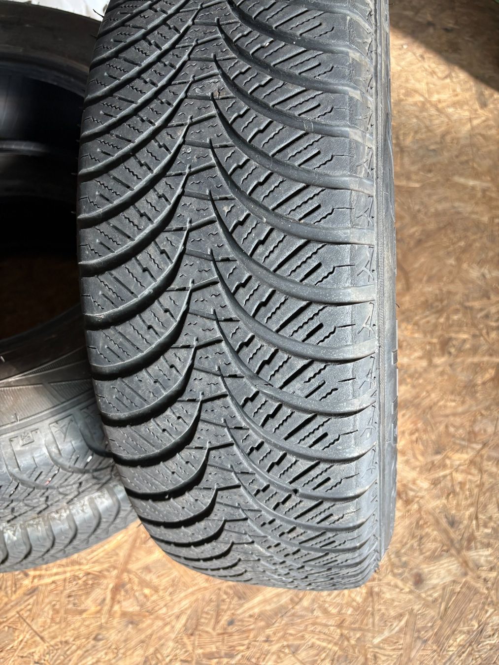 Pneus & Kompletträder: 4 Stk Ganzjahresreifen 225/65 R17 – Gebraucht aus Wangen b. Olten von Hba2 4
