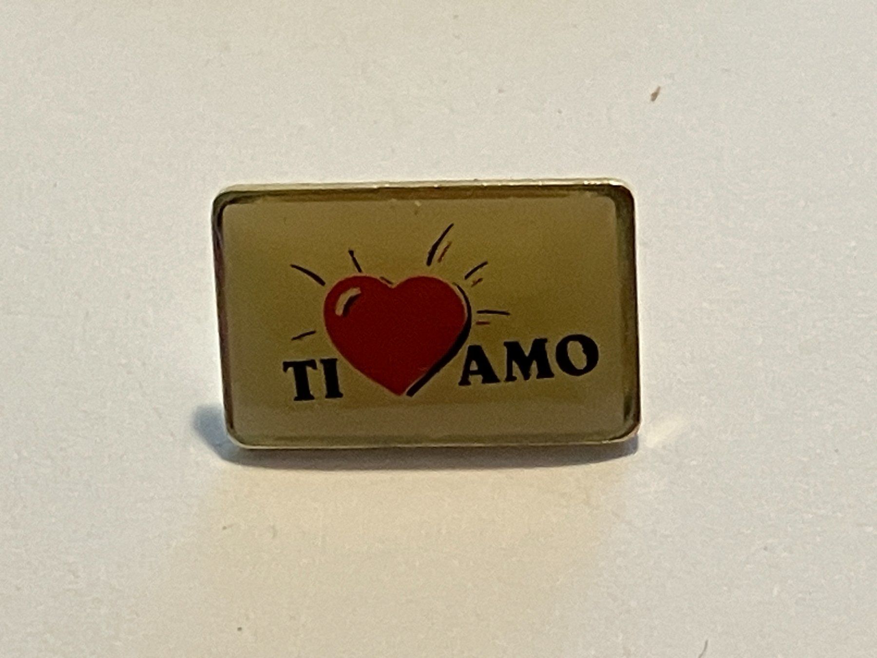 Plaketten & Abzeichen: 1 Pin Ti Amo – Gebraucht aus Basel von djwwpp