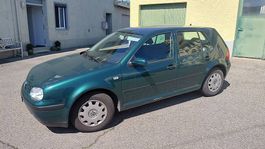 VW Golf 1.6 grün met.