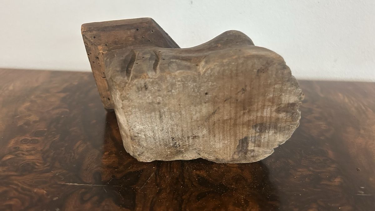 Altri mobili d'antiquariato: Antiker Möbelfuss, Löwentatze, Holz, – Usato da Riedholz venduto da Frettchen63 3