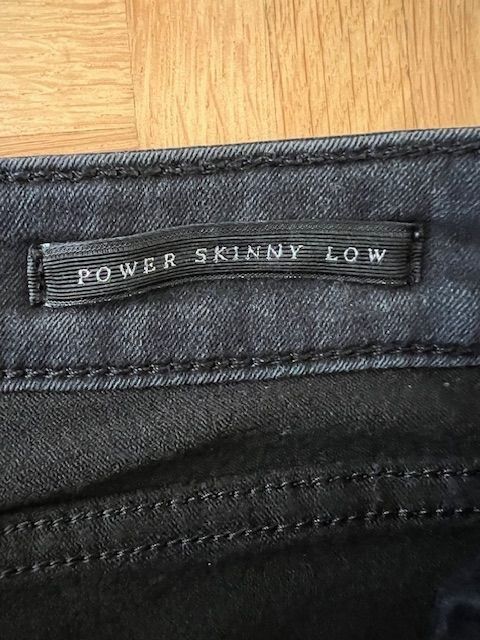 Guess Jeans: "GUESS" Jeans Gr. 27 – Neu (gemäss Beschreibung) aus Walenstadt von ricamul 3