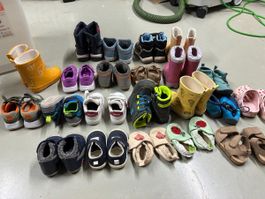 Diverse Kinderschuhe Grösse 19–22