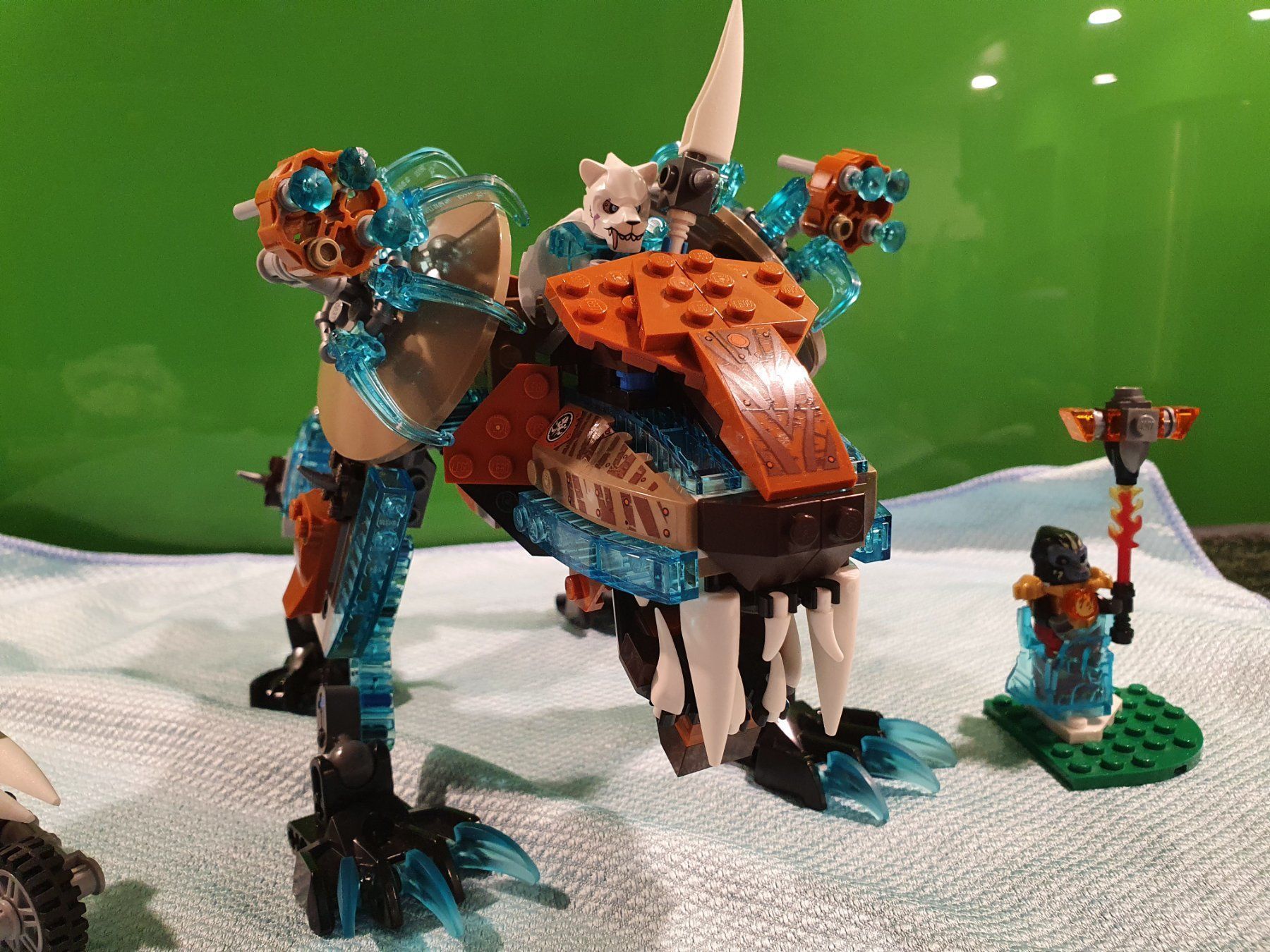 Lego Spielzeuge: Lego Chima 70143 - Säbelzahnroboter – Gebraucht aus Mettmenstetten von Espoirco1 4