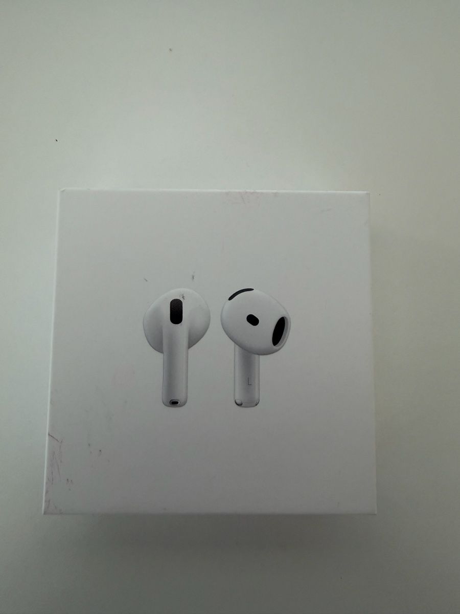 Apple Kopfhörer: AirPods 4 – Neu und originalverpackt aus Pregassona von manueldepaola