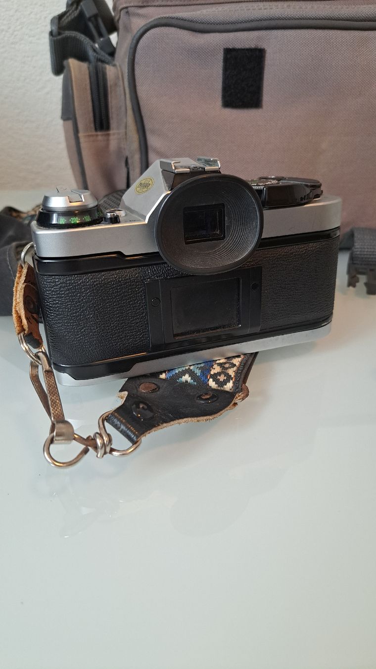 Canon Fotocamera: Canon AE1 Program mit viel Zubehör – Usato da Birmenstorf AG venduto da elo_m7gd 1