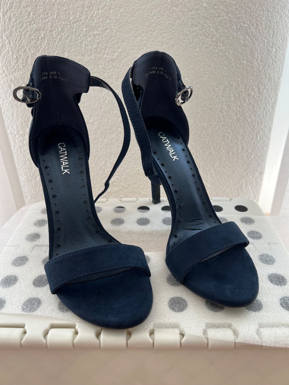 Dosenbach Damenschuhe: Blaue Pumps mit Schmetterling - ungetragen – Neu (gemäss Beschreibung) aus Jona von n.ferrari 1