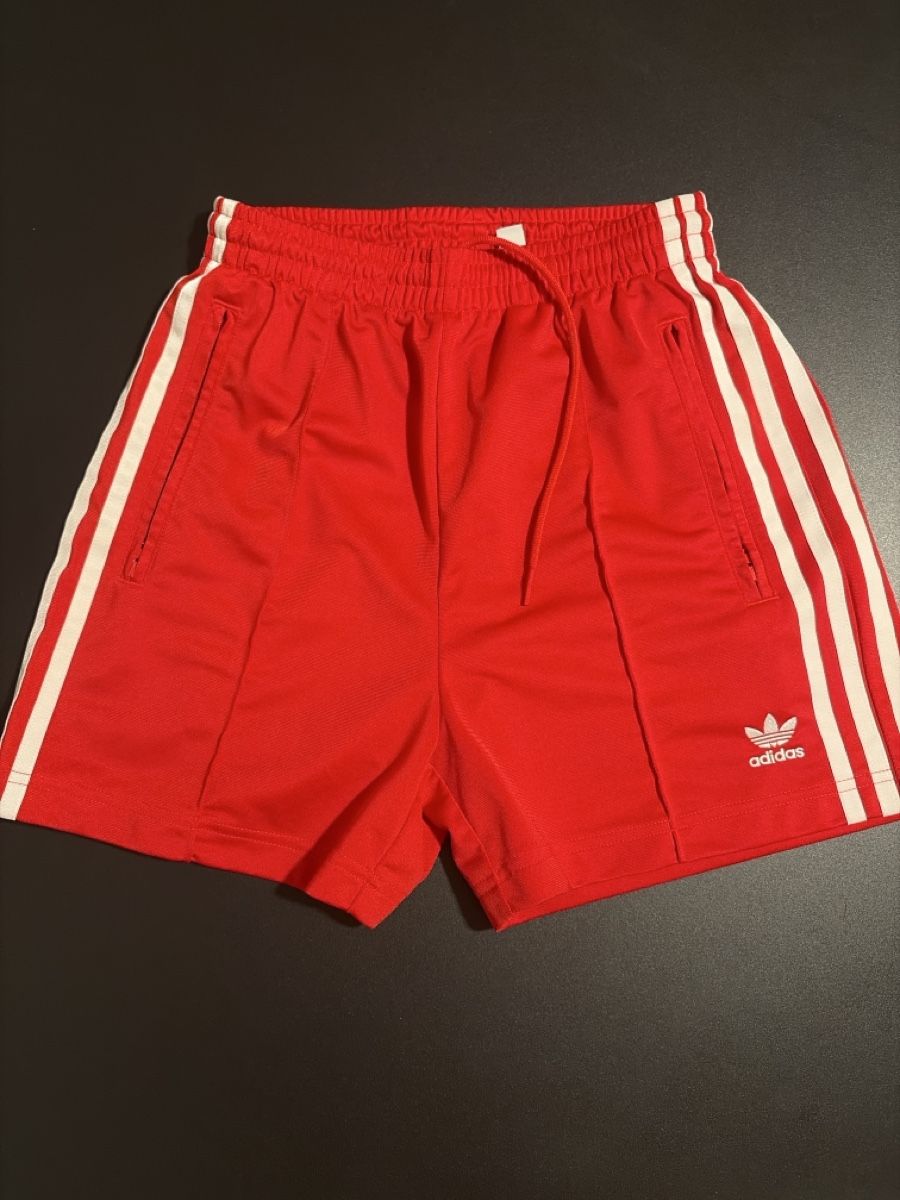 Adidas Pantaloni: Adidas Shorts – Nuovo (secondo la descrizione) da Zürich venduto da ste_28gp