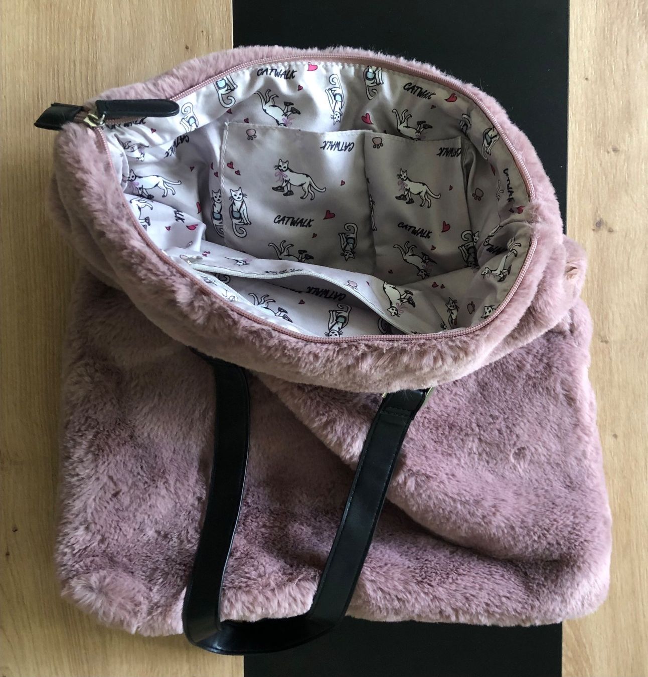 Taschen für Damen: Kuschelige Plüsch Handtasche in Altrosa. – Gebraucht aus Hochfelden von powerplay61 2