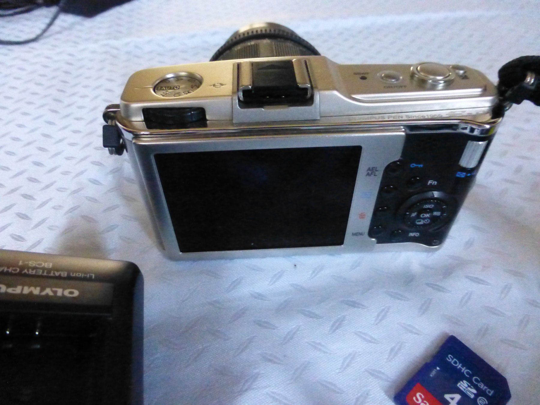 Olympus Fotocamera: zwei Kameras von Pentax & Olympus – Usato da Würenlingen venduto da drago56 6