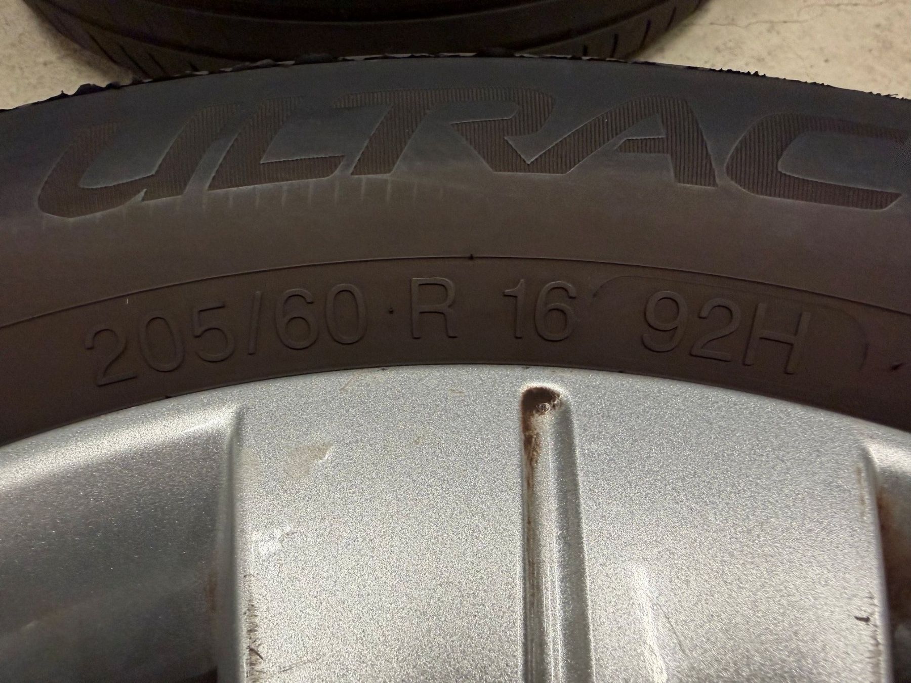 Fiat Pneus & Roues: Sommerrad 16" FIAT-Original – D'occasion à Schönried par Bahnhofgarage-Haldi 5
