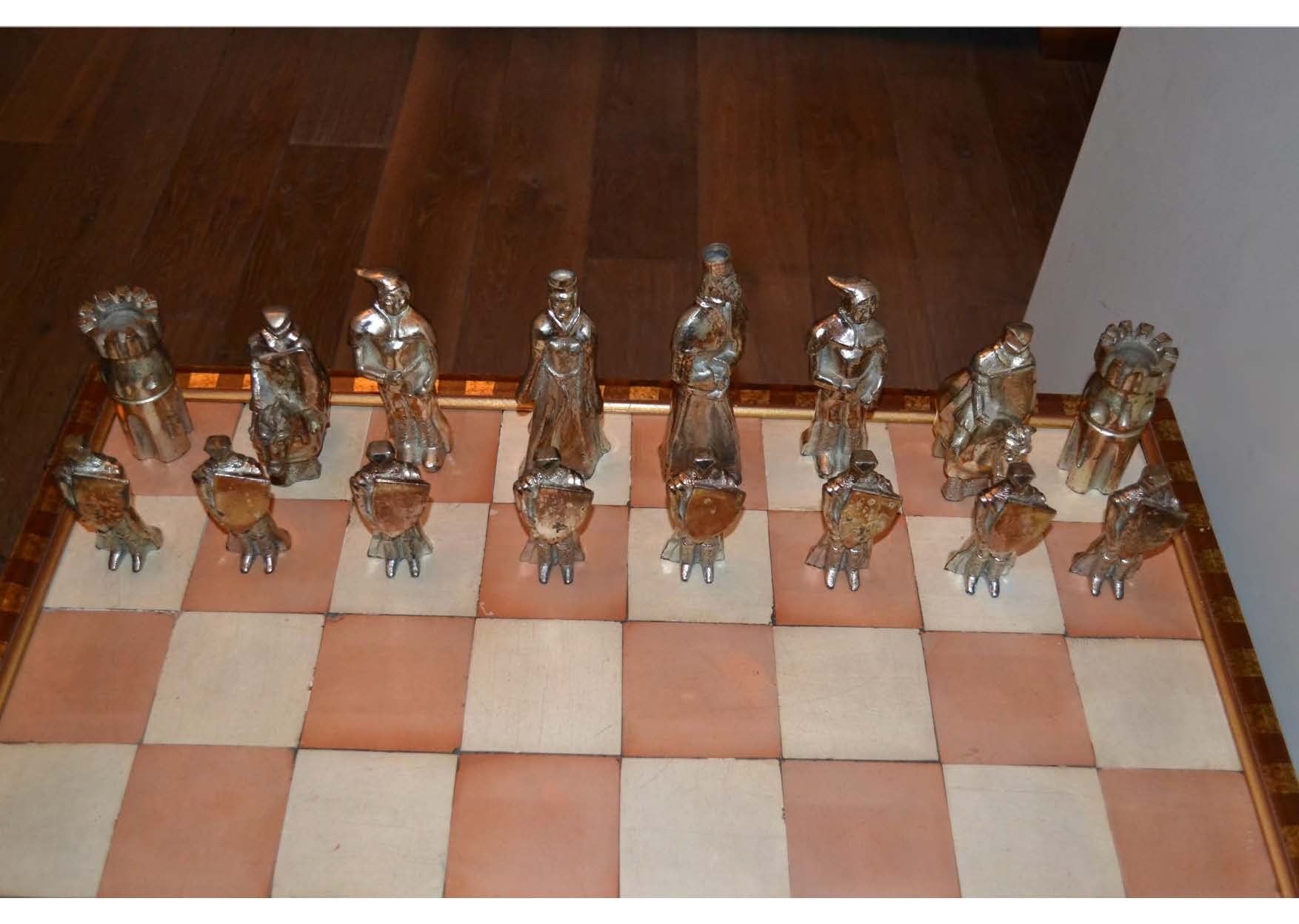 Spiele: Echiquier Table, Pièces en bronzes – Gebraucht aus Veyrier von mabbe 4