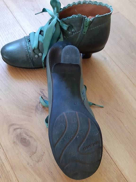 Scarpe da donna: Wunderschöne Lederschuhe – Usato da Obernau venduto da cl9re4no18 4