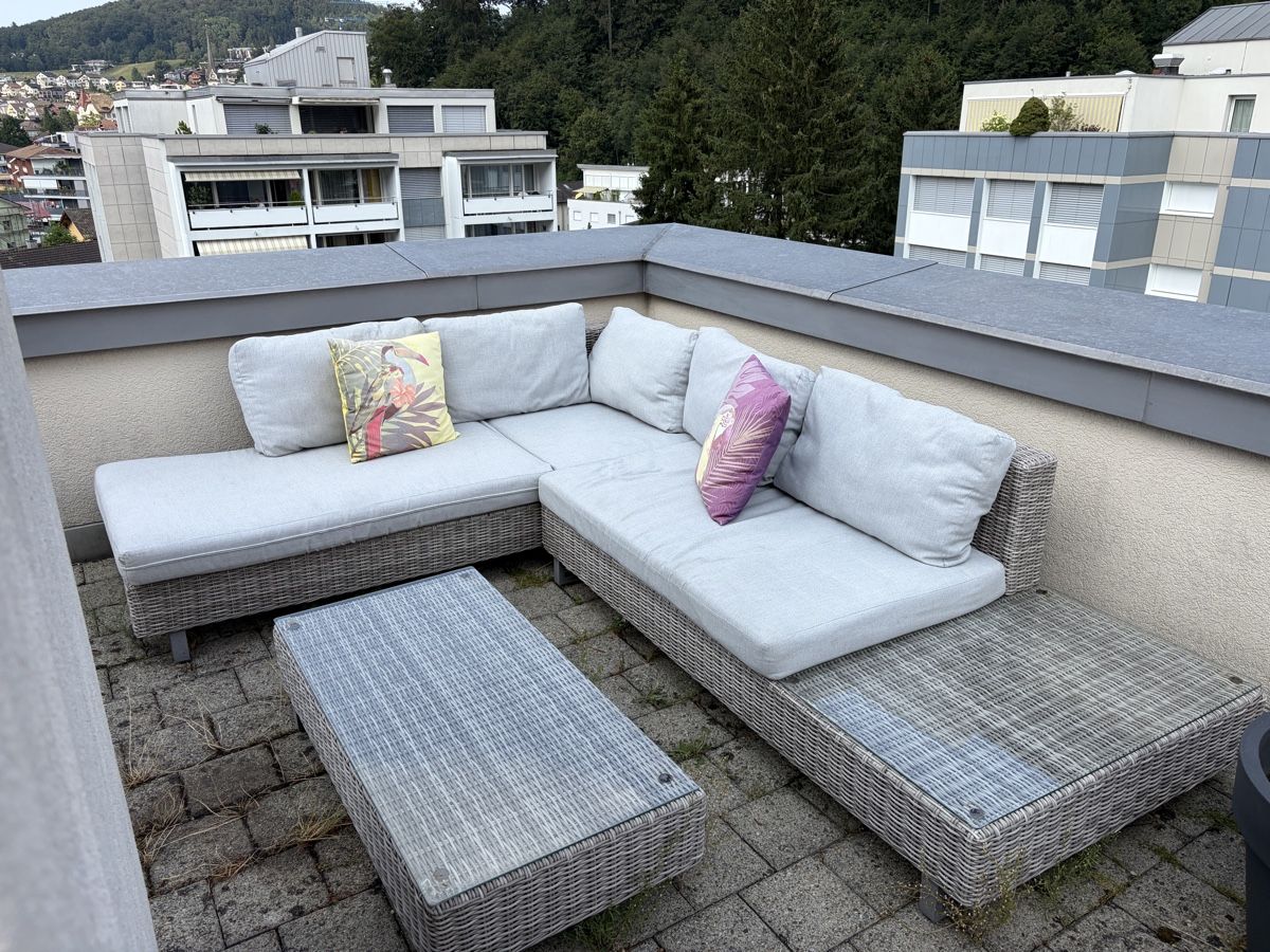 Sofas: Garten Lounge Set mit Tisch – Gebraucht aus Horw von MumfMufMuffin