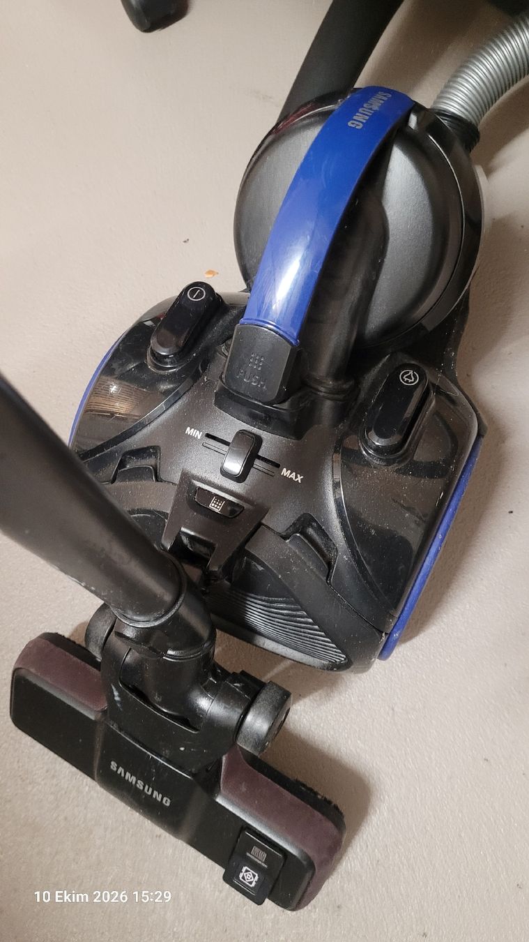 Samsung Staubsauger & Zubehör: Samsung VC4100 CycloneForce Vacuum Cleaner Used Condition – Gebraucht aus Zürich von kka_x7bl 1