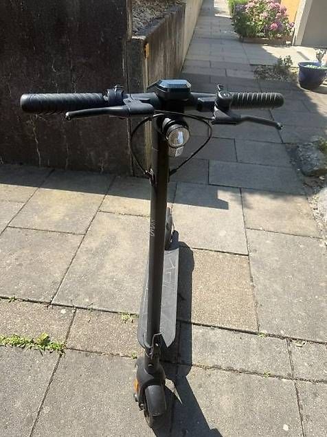 Kickboard: Trotinette électrique VMAX VX5 ST pliable – Gebraucht aus Villeneuve VD von Iovana 1
