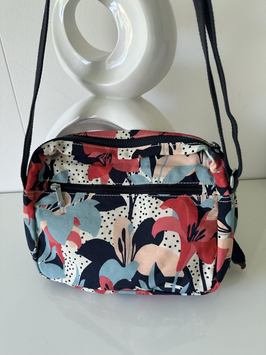 Kipling Borse da donna: Umhängetasche Kipling Blumen Mehrfarbig – Nuovo (secondo la descrizione) da Walzenhausen venduto da auw_sx8w 2