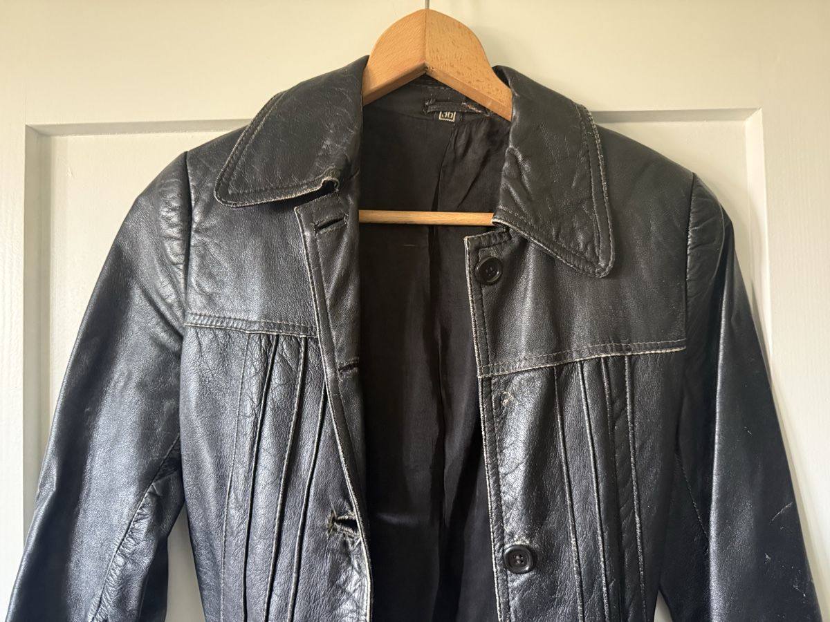 Giacche: Schwarze Vintage-Lederjacke – Usato da Zürich venduto da GundulaStreusand 1