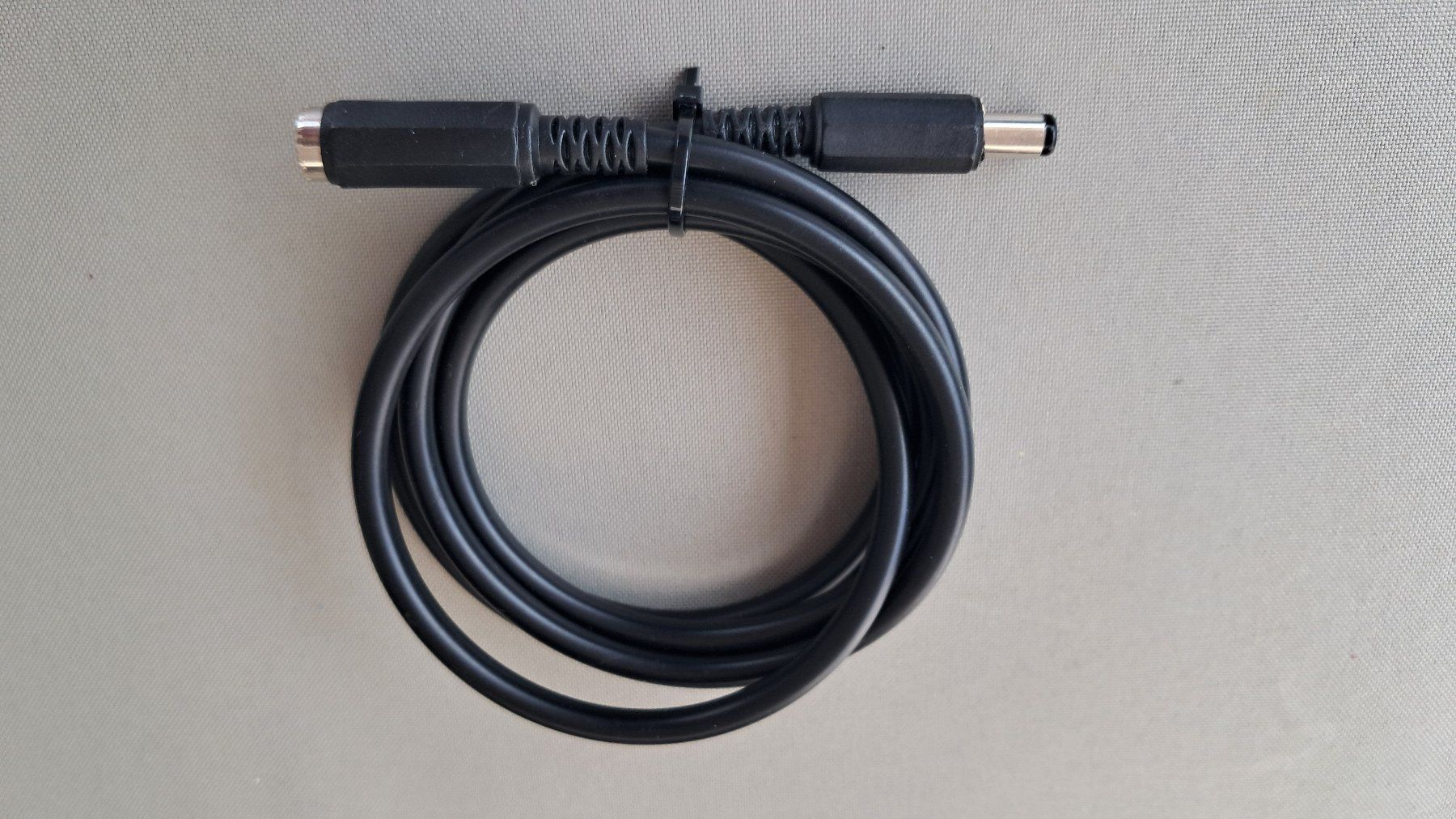 Cavi: DC Kabel mit Hohlstecker-Buchse 5,5x2,1mm – Usato da Güttingen venduto da relaht 2