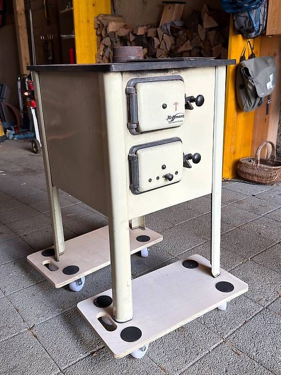 Cucine complete: Fourneau à bois/à cuisiner Hoffmann – Usato da Lussery-Villars venduto da lau_yj2s