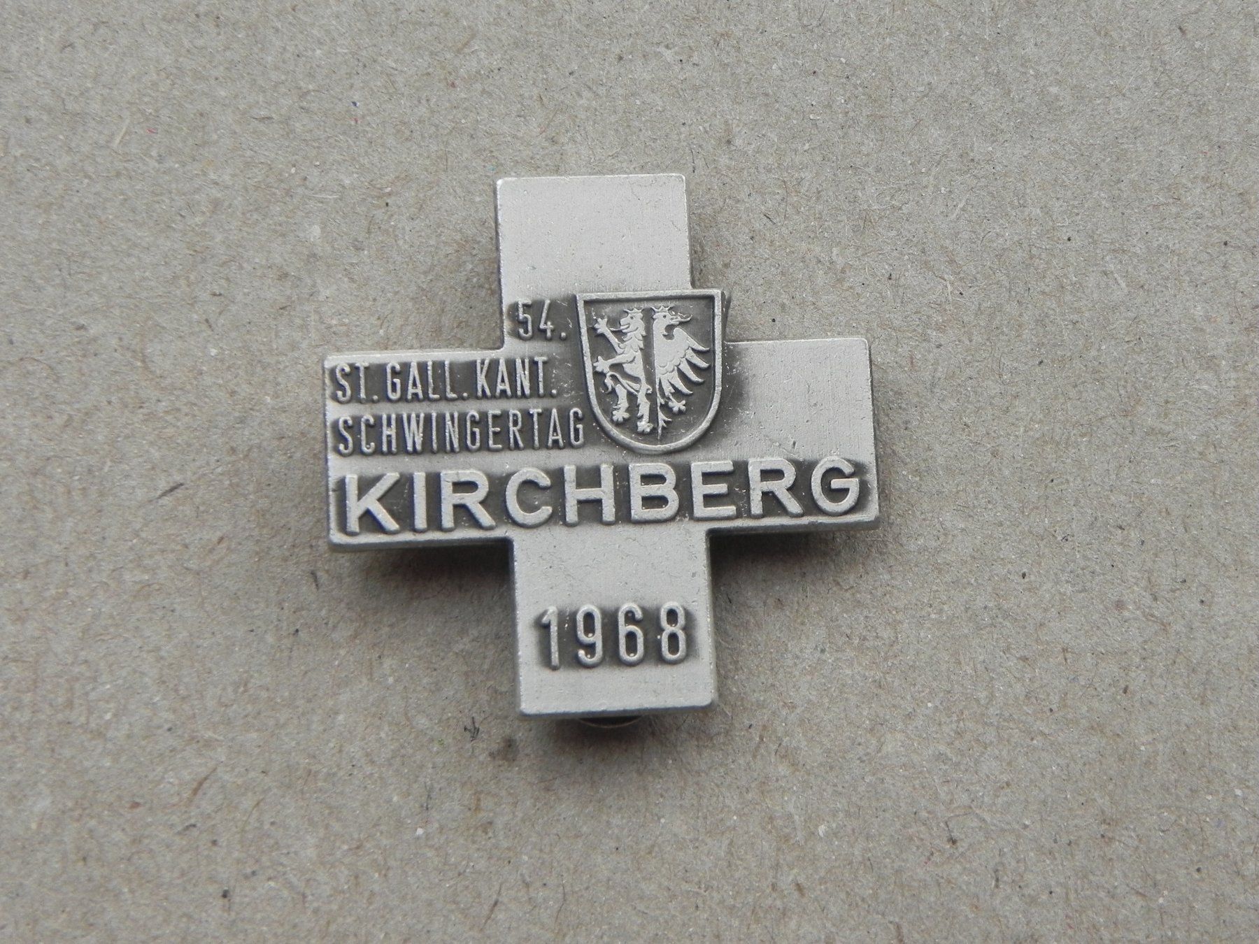 Spille & Fermagli: Abzeichen Brosche Kant. Schwingfest Schwingen Kirchberg 1968 – Usato da Siebnen venduto da krimsie