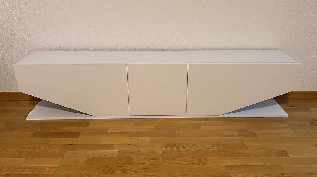 TV Möbel: Weisses Tv-Möbel – Gebraucht aus Niederwangen BE von Abiramiselvarajah