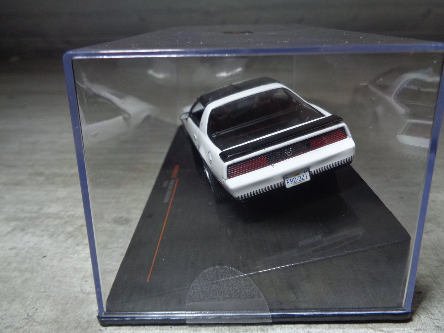 Pontiac Modellautos: Ixo 1:43 Classic Car Pontiac Firebird 1982 – Neu und originalverpackt aus Reconvilier von rallycar 4