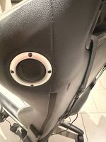 Chaise gaming noir blanc avec haut-parleurs état usagé