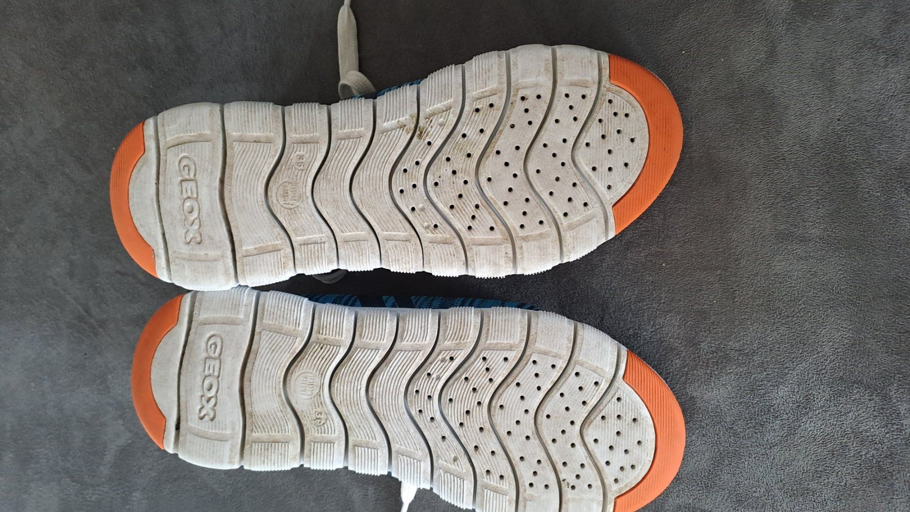 Geox Herrenschuhe: Geox Turnschuh Unisex Gr. 35 – Gebraucht aus Altendorf von smkf 1