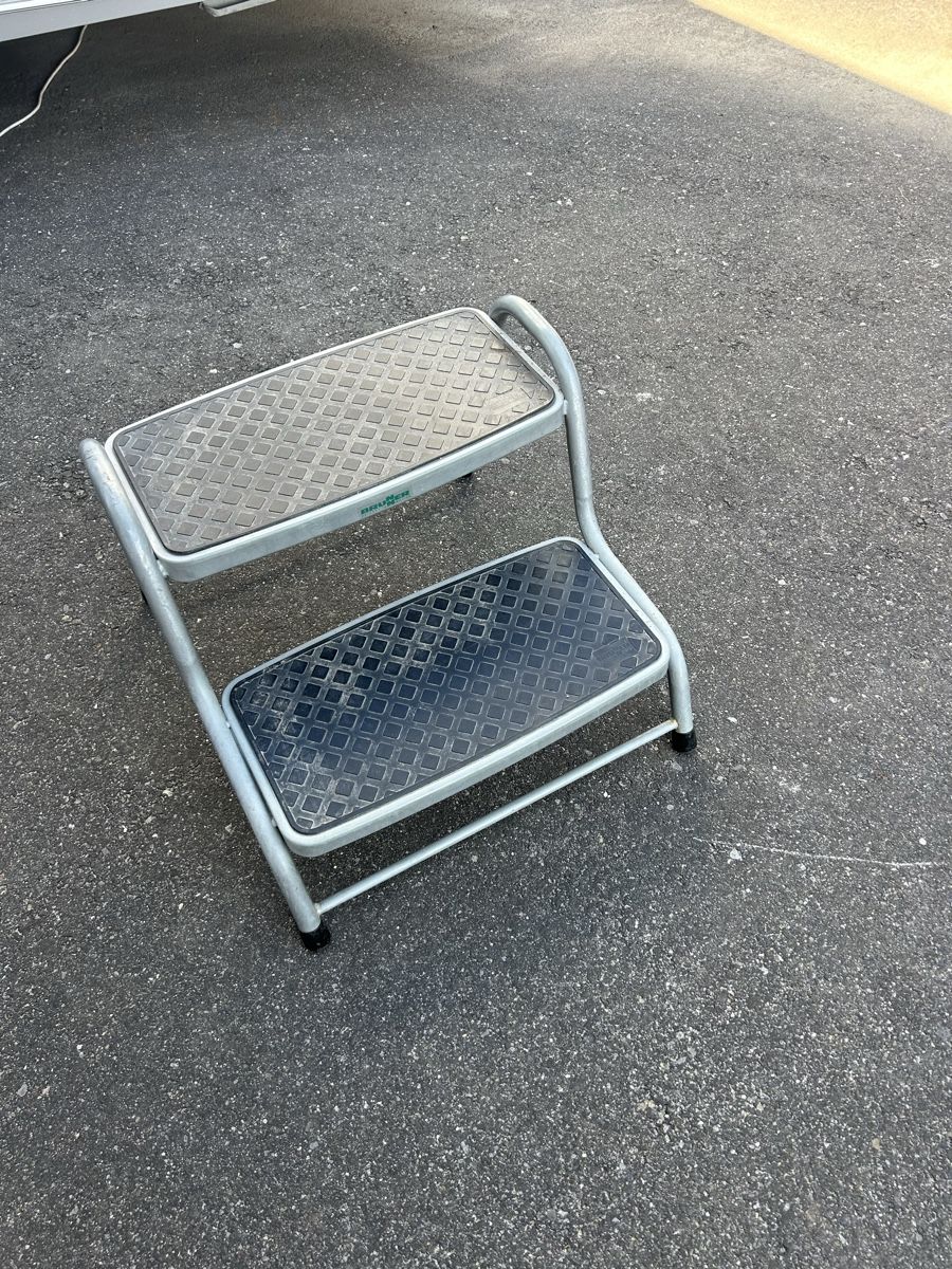 Autres décorations & accessoires: Einstiegstritt Wohnwagen / Wohnmobil – D'occasion à Oberrieden par Triops 3