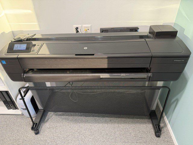 Hewlett Packard Stampanti: Plotter HP DesignJet T730 + Olympia TR1307 – Usato da Kriens venduto da stselektro