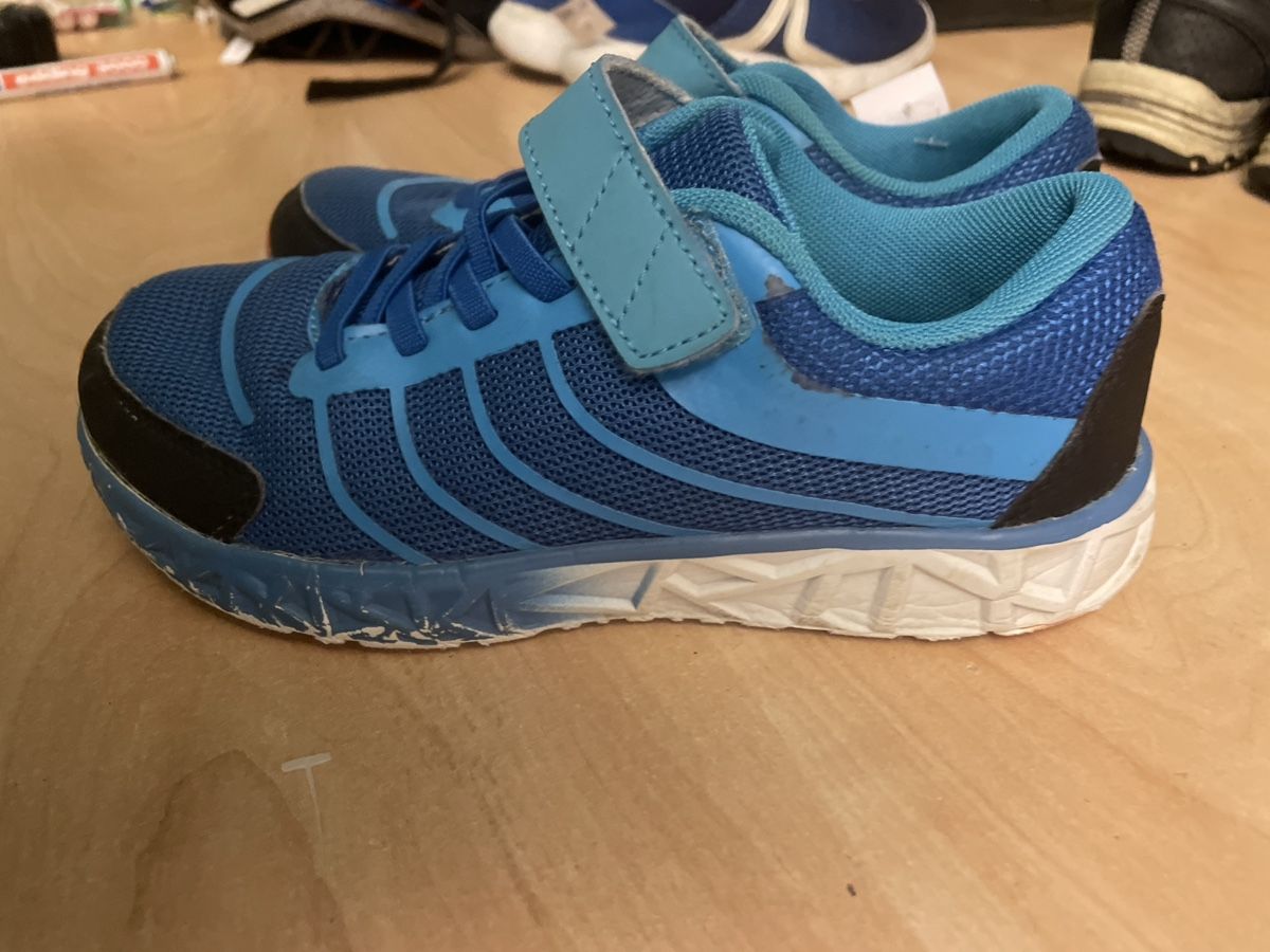 Scarpe per ragazzi: Leichte Blaue Vty Kinder Turnschuhe, Gr.33 – Usato da Obergerlafingen venduto da cabo4