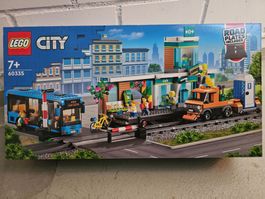 LEGO City Bahnhof 60335 mit Strassenplatten neu