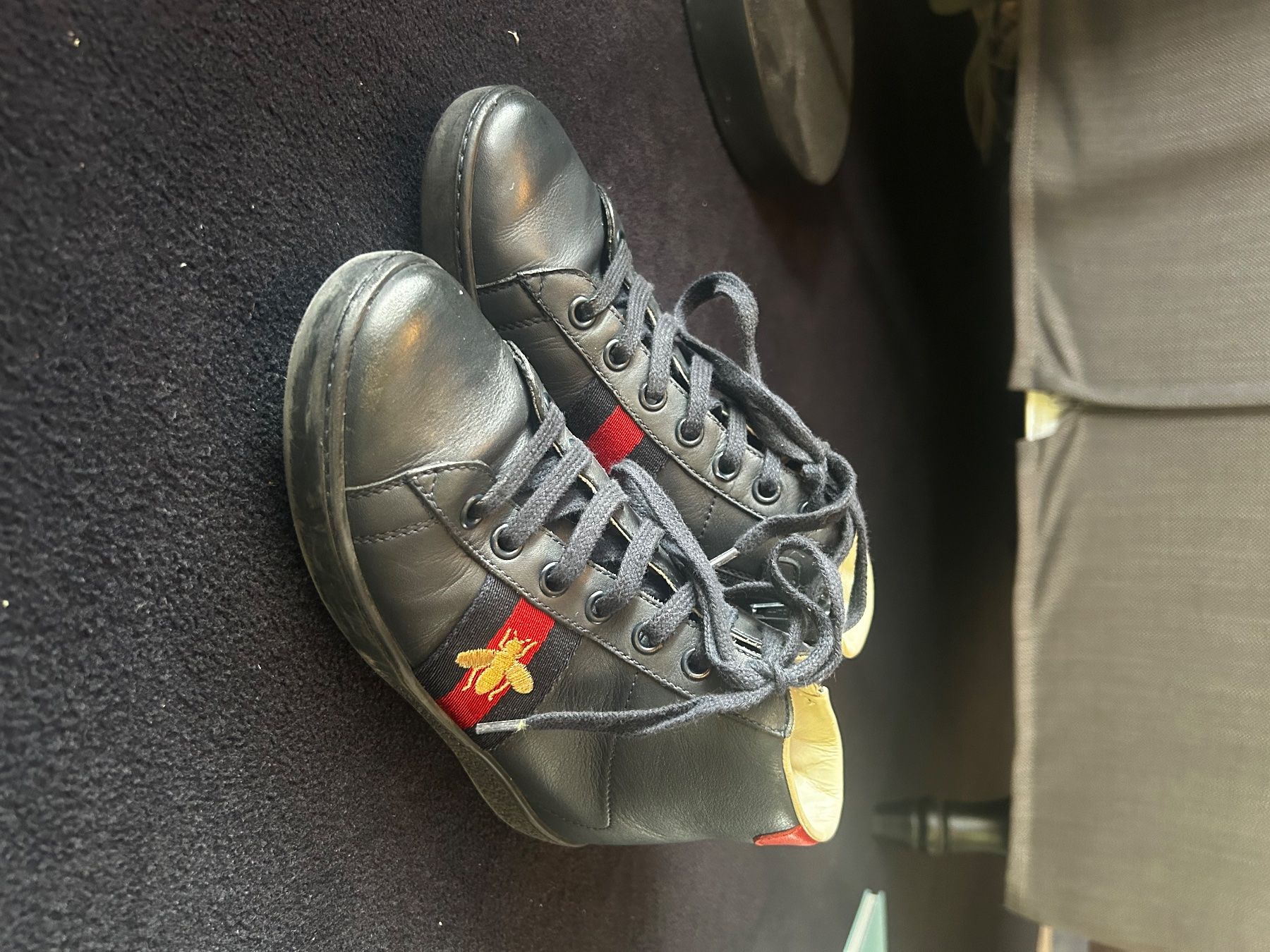 Gucci Scarpe per ragazzi: Gucci Kinderschuhe Grösse 32 – Usato da Vaduz venduto da olivermuggli