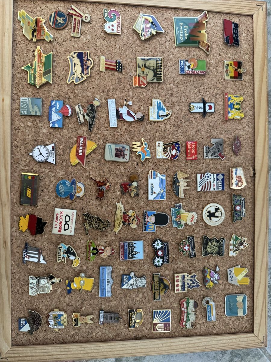 Placchette & Badge: Sammlung von Pins / Echte lebendige Geschichte – Usato da Hallwil venduto da Haller_Watch 3