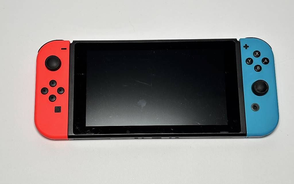 Nintendo Console: Nintendo Switch Console + Super Smash Bros Ultimate – Usato da Gordola venduto da kar_gy5g 1