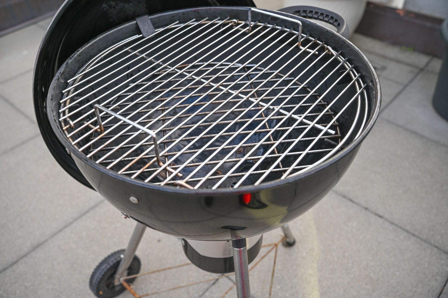 Griglie: Kugelgrill schwarz mit Deckelthermometer gebraucht – Usato da Oetwil a.d.Limmat venduto da Postding 8