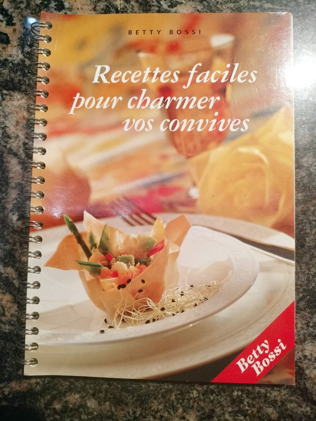 Libri: Recettes faciles pour charmer vos convives – Nuovo (secondo la descrizione) da Cortaillod venduto da rozinna