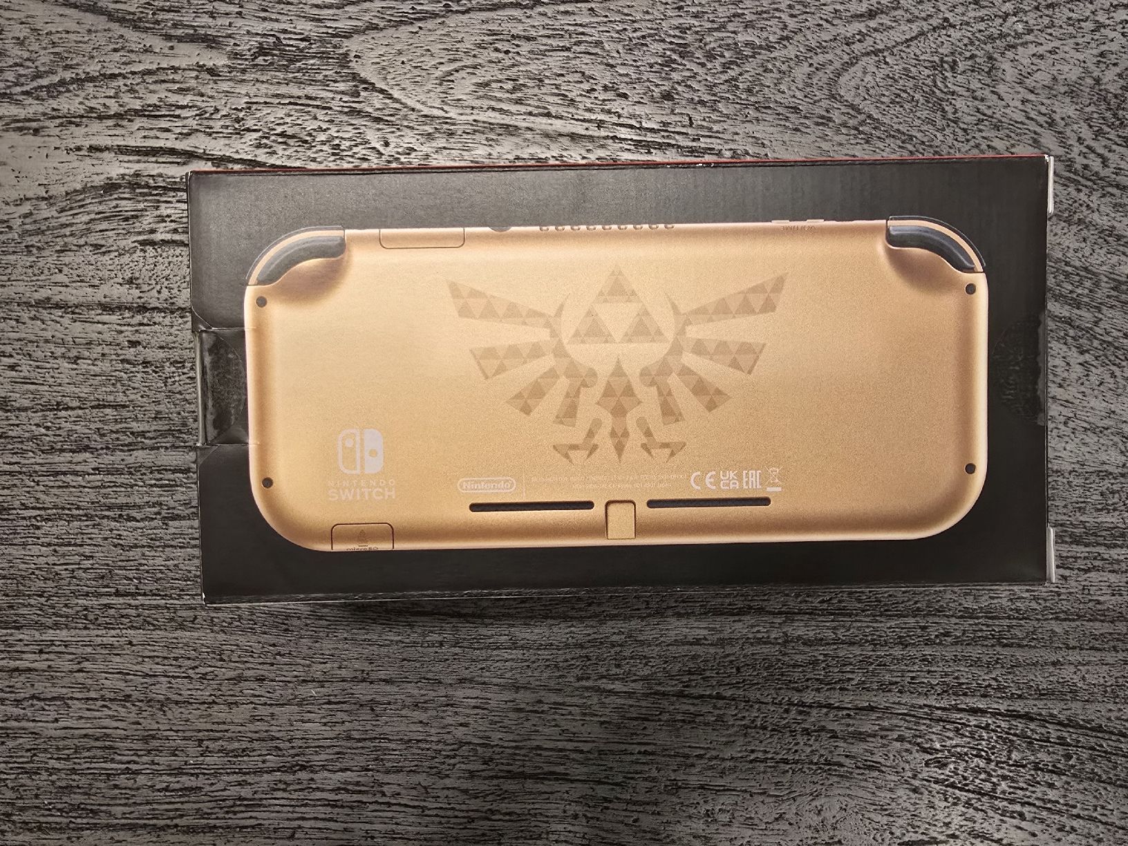 Nintendo Console: Console Nintendo Switch Lite édition Hyrule couleur Or neuve – Nuovo e nell'imballaggio originale da Bercher venduto da N3cros 1