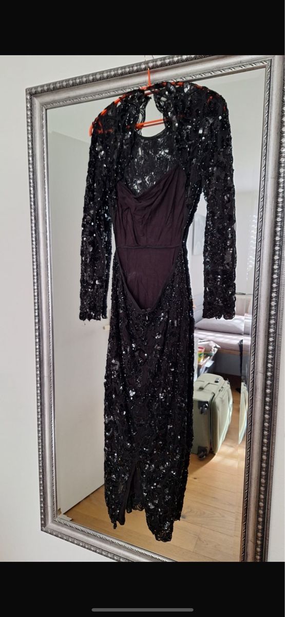Vestiti: Elegant Black Sequin Evening Gown – Nuovo (secondo la descrizione) da Unterägeri venduto da Nadiatweshe 1