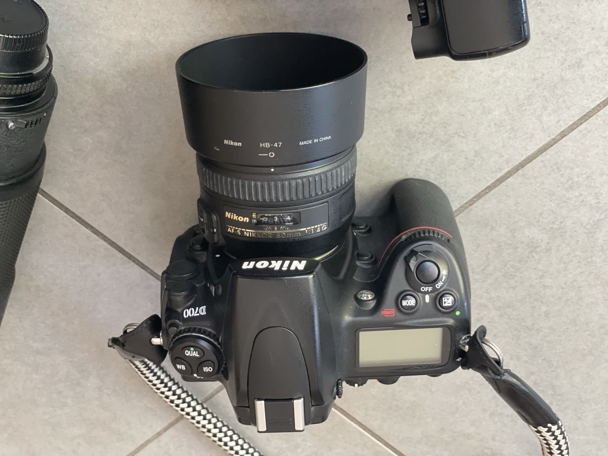 Nikon Appareil photo: Nikon D700 + objectifs et accessoires  – D'occasion à Auvernier par oli_q2nf 2