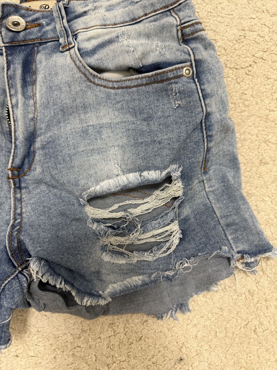 Jeans: Shorts zerissen – Usato da Bolligen venduto da arg_v256 1