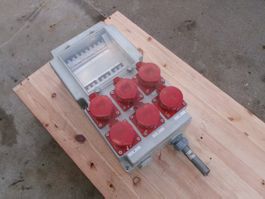 Stromverteiler Kasten mit 6 Steckdosen und Sicherungen