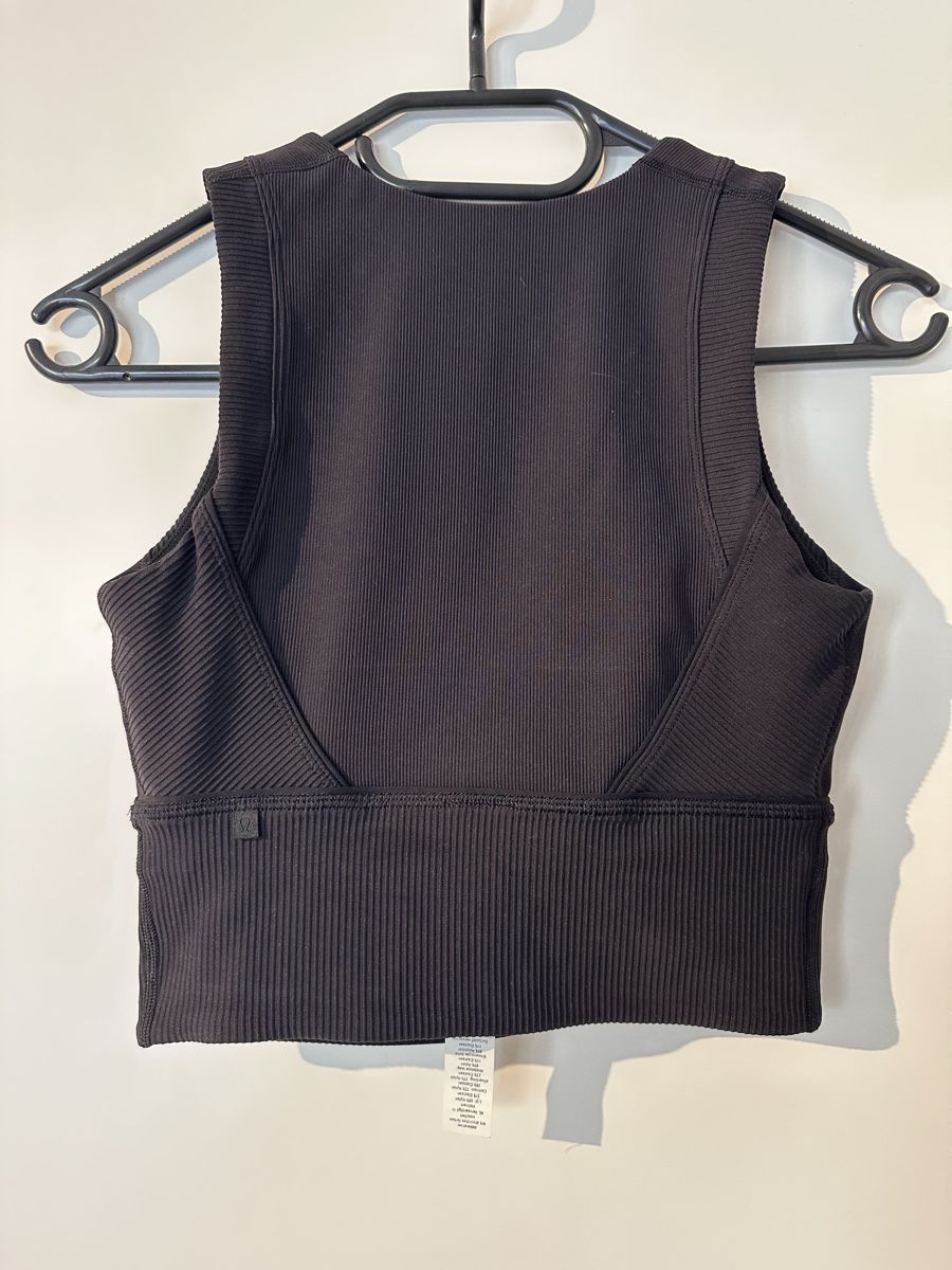 Lululemon Top: lululemon crop top size 4/eu36 – Nuovo (secondo la descrizione) da bözberg venduto da amy_7wz8 1