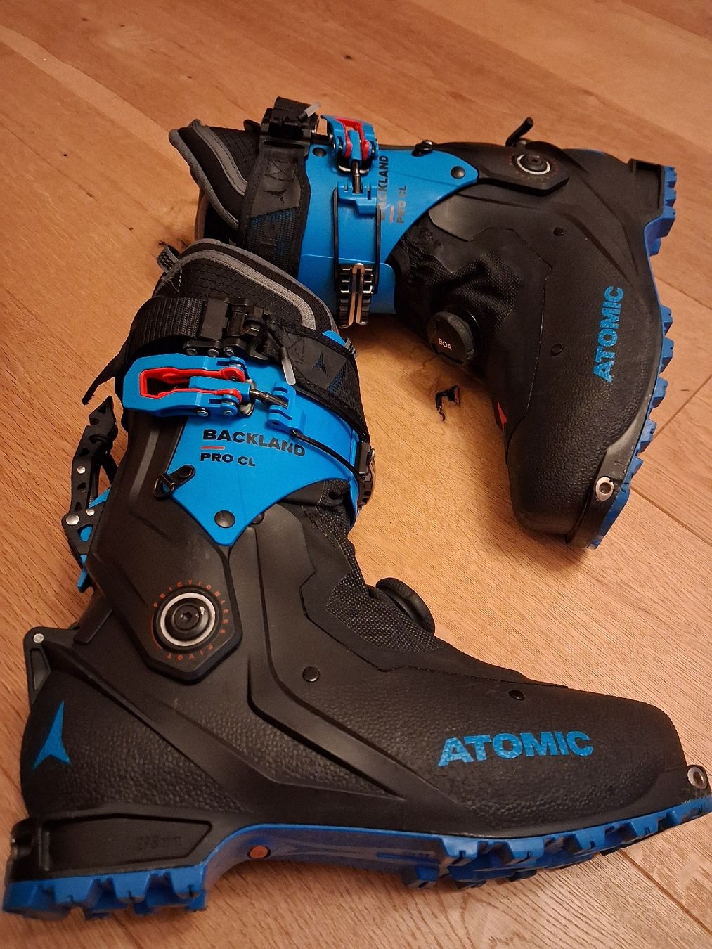 Atomic Scarpe da uomo: Chaussures de ski de randonnée Atomic Backland – Usato da Formangueires venduto da jon_z6vc 4