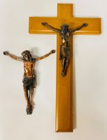Holzkreuz mit Jesusfigur, Wandkreuz, Holz, Metall