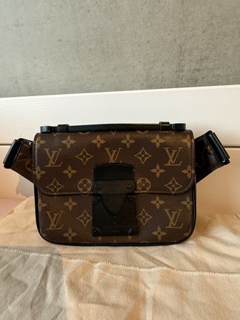 LOUIS VUITTON S Lock Messenger Bag mit Entrupy Zertifikat